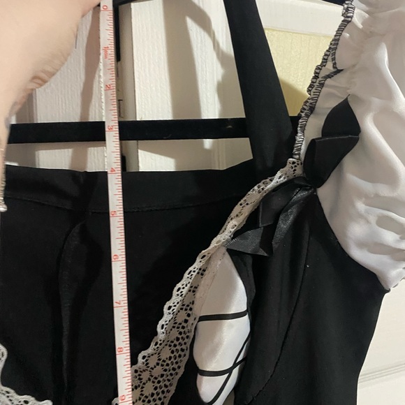 Medium Halloween maid costume - Picture 11 of 16